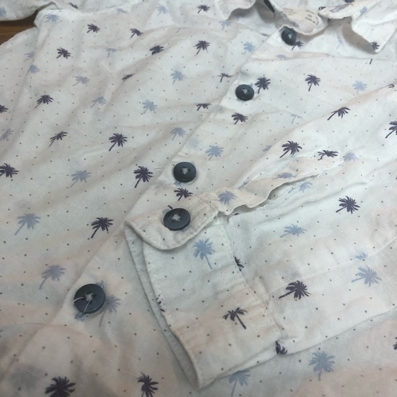 🎉3 For 15$🎉 Baby Boy White Summer Button Down Shirt With Palmtrees Size 18-24 - Picture 3 of 5